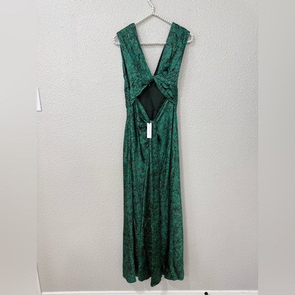Banana Republic STRETCH-SATIN TWISTED OPEN-BACK MAXI DRESS Size 2 NWT - Picture 6 of 10